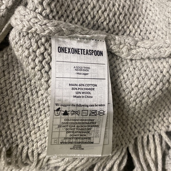 One Teaspoon Sweater - Picture 5 of 5